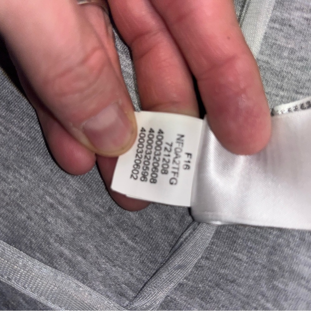 Women’s Medium North Face Softshell Gray Button U… - image 4